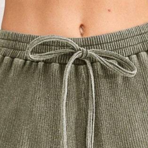 Green Ribbed Cotton Stretchy Waist Wide Leg Pants - Picture 9 of 11